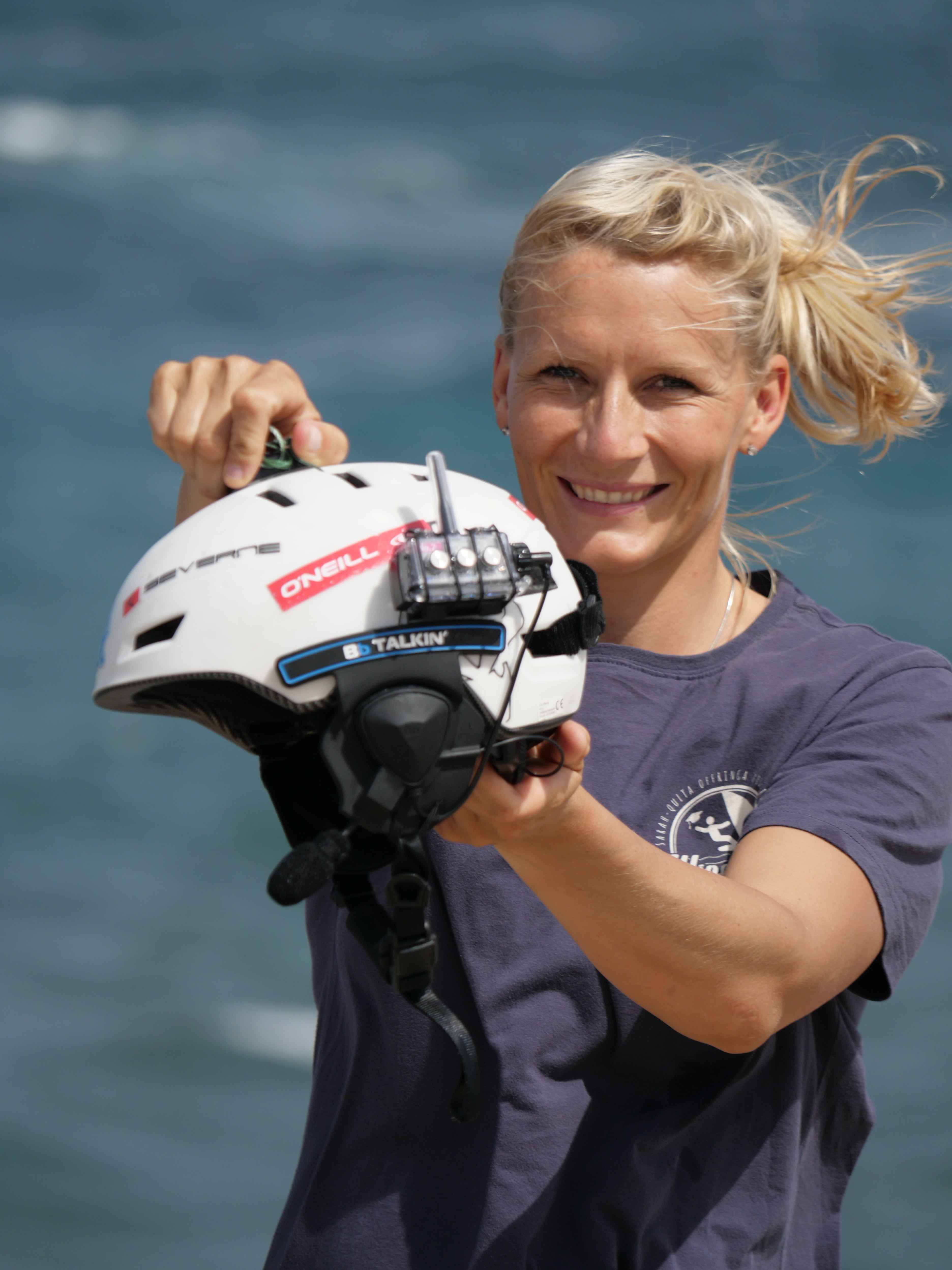 Ensemble de communication BbTalkin 3.0 pour 4 personnes : chapeau de surf + 3 casques mono avec micro intégré