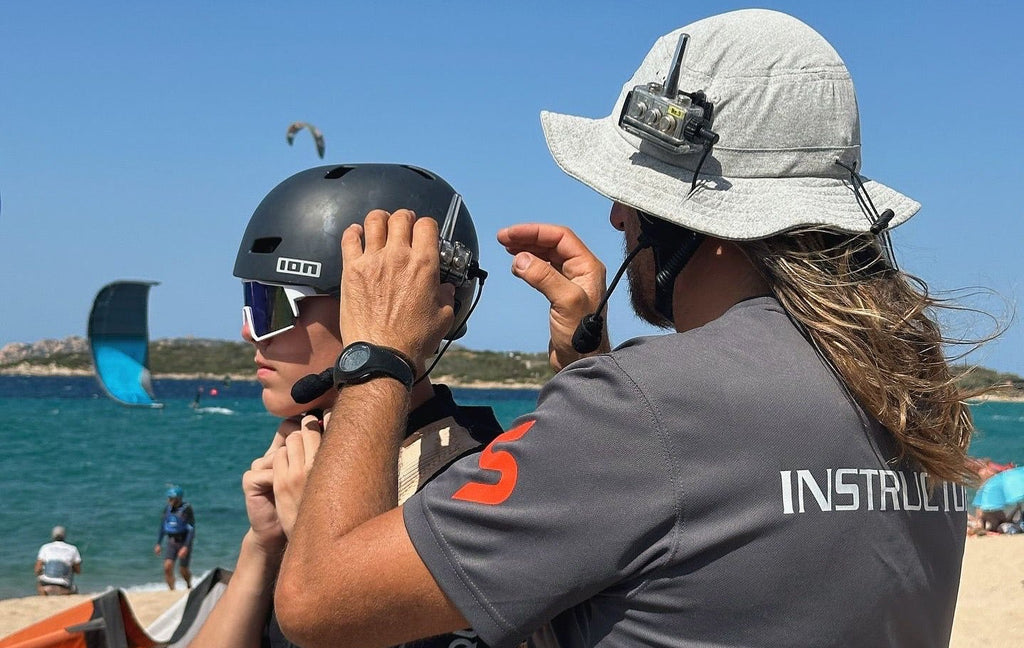 Ensemble de communication BbTalkin 3.0 pour 4 personnes : casquette de surf + 3 casques GATH (coque intégrale) avec coussinets et micro