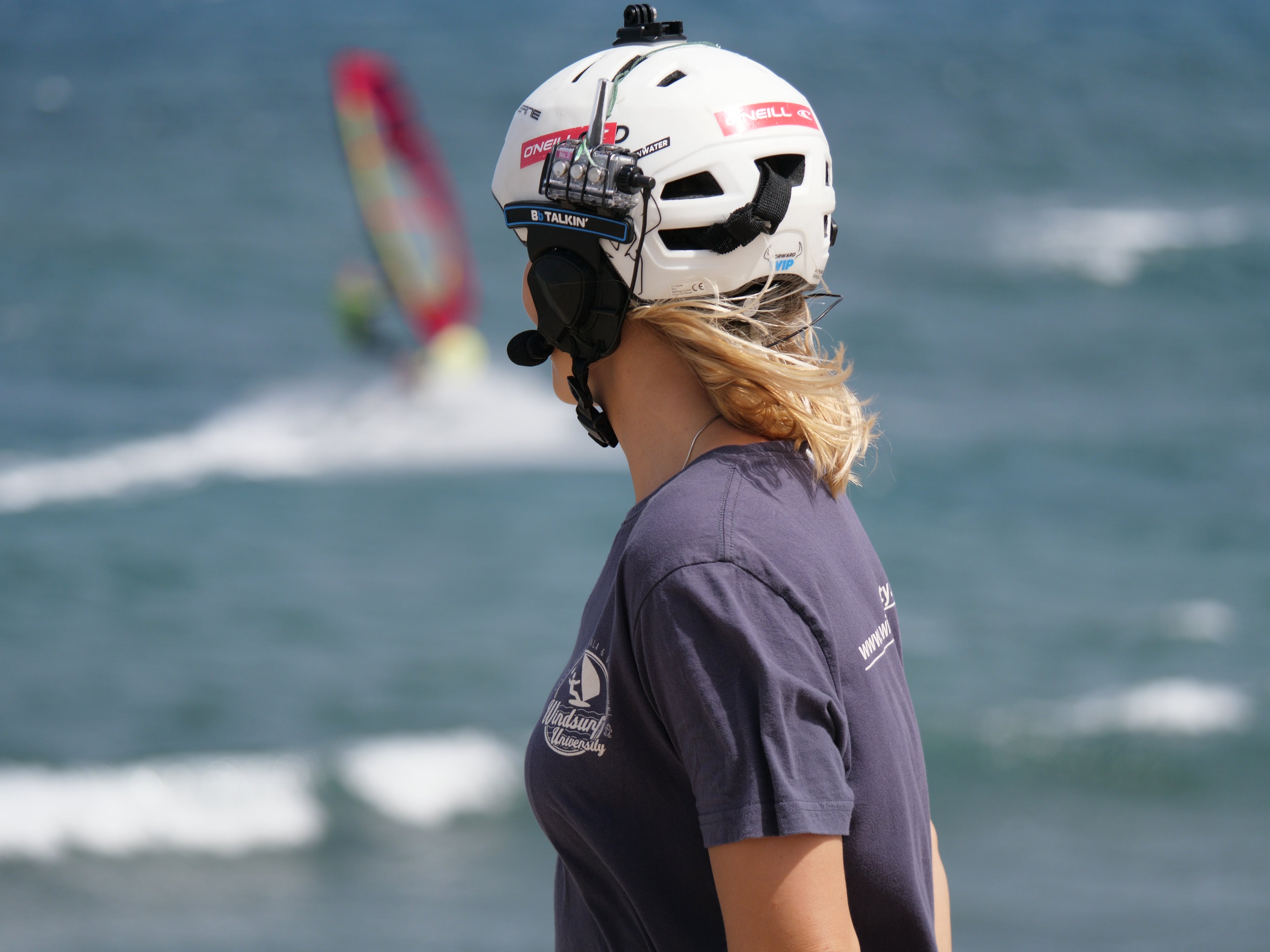 Pacote de comunicação BbTalkin 3.0 para 4 pessoas: Boné de surf + 3x auscultadores estéreo para capacete